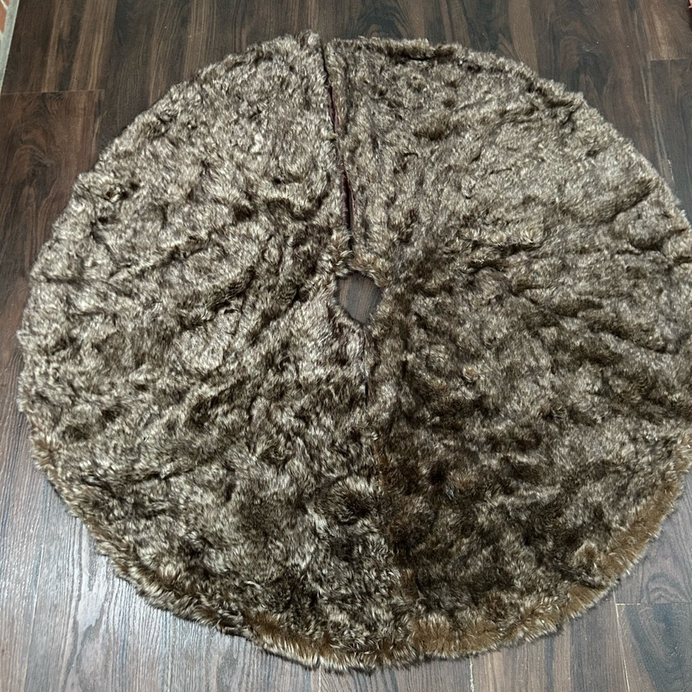 Wondershop Shimmering Brown Faux FurChristmas Tree  Skirt TieClose Target Brand